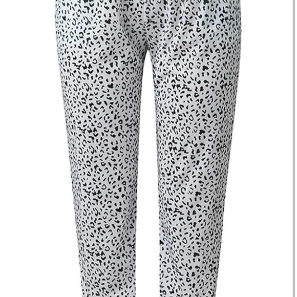 Amazon Black and White Leopard Print Pants, Cotton high rise cargo pants - Picture 6 of 8